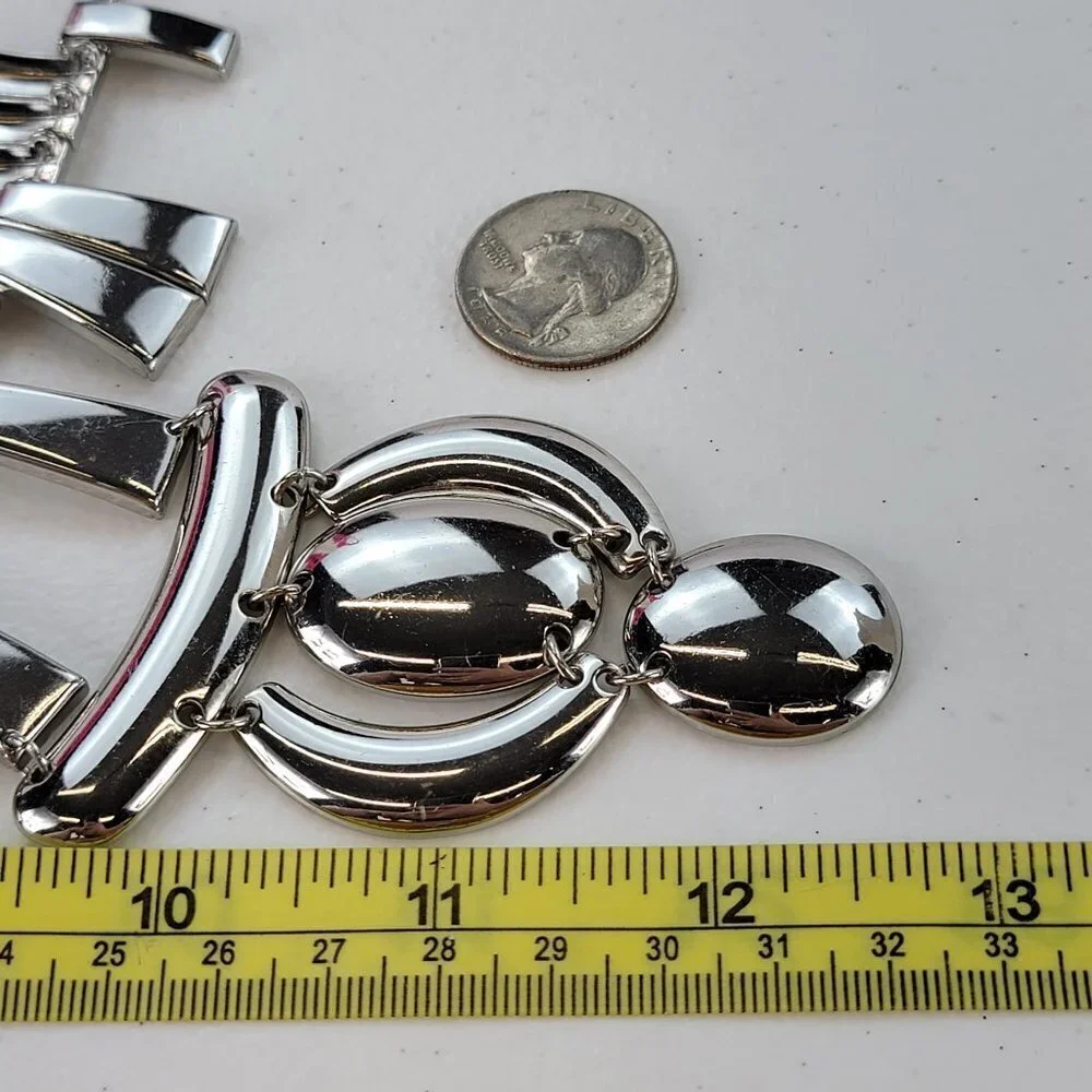 Unbranded silver tone